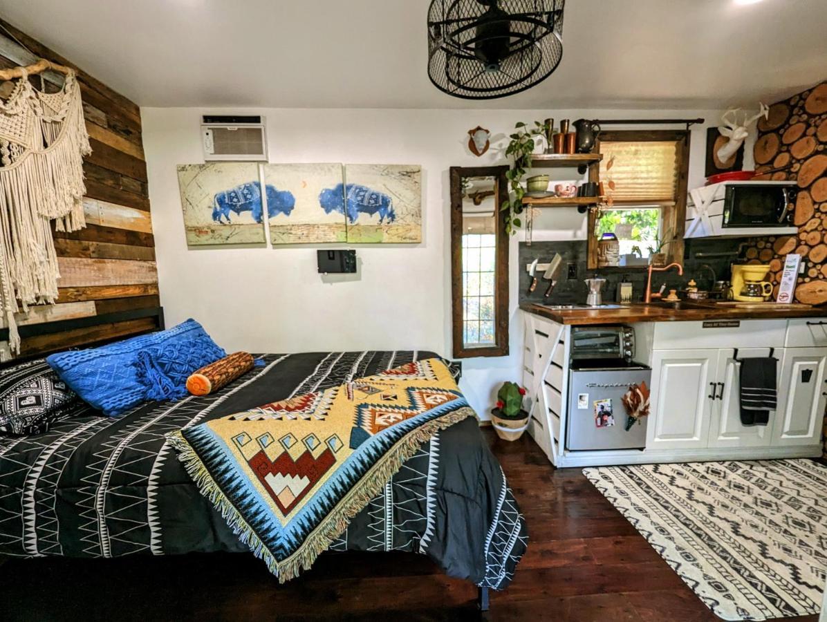 Cozy Af Tiny-House Oasis Villa แทมปา ภายนอก รูปภาพ