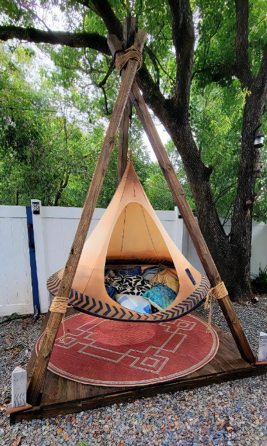 Cozy Af Tiny-House Oasis Villa แทมปา ภายนอก รูปภาพ