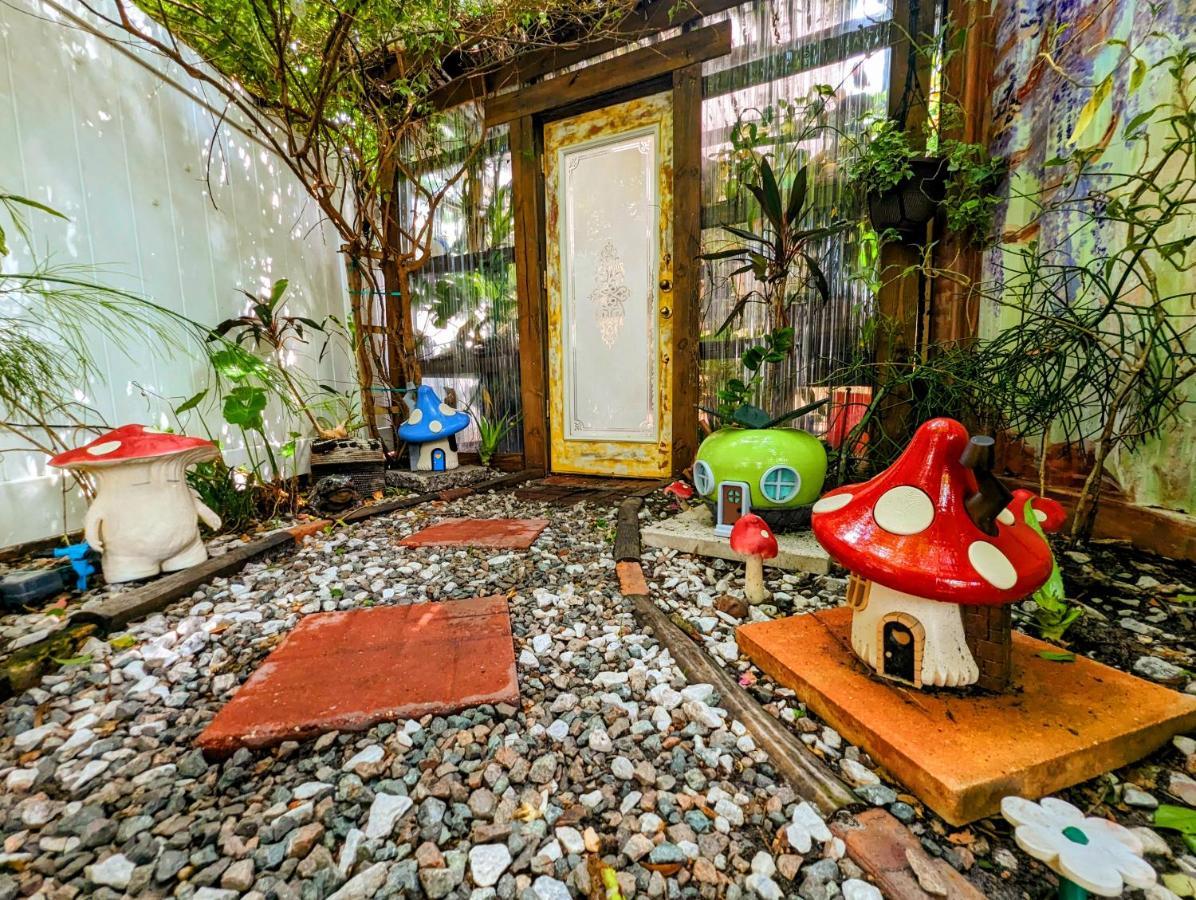 Cozy Af Tiny-House Oasis Villa แทมปา ภายนอก รูปภาพ